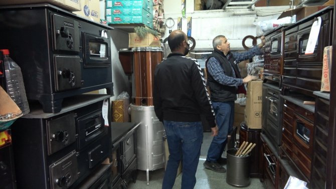 Havalar Soğudu, Vatandaş Sobacıların Yollunu Tuttu