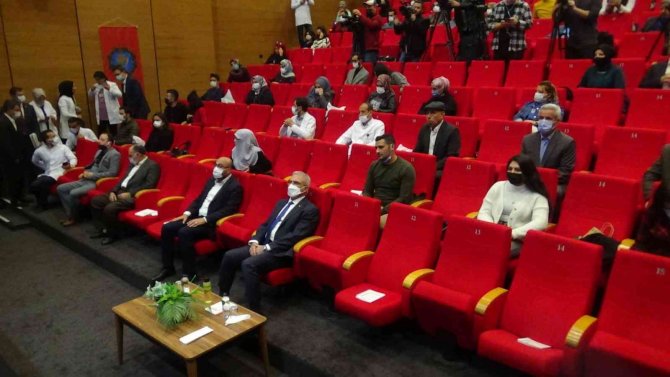 Vali Karaloğlu, “Bütün Diller Bizim Ortak Değerlerimizdir”
