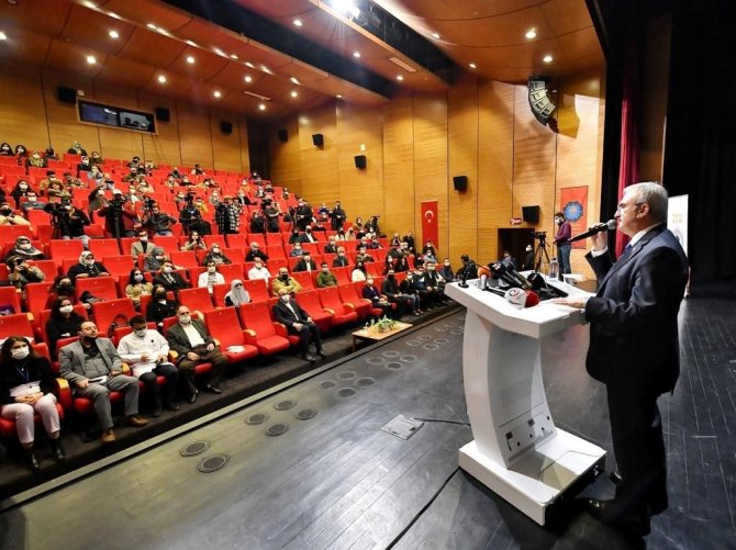 Vali Karaloğlu, “Bütün Diller Bizim Ortak Değerlerimizdir”