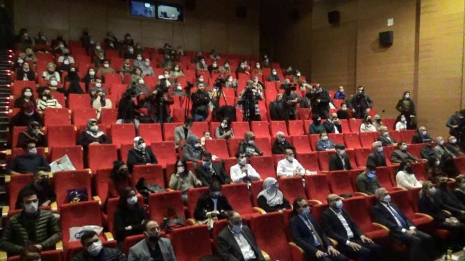 Vali Karaloğlu, “Bütün Diller Bizim Ortak Değerlerimizdir”