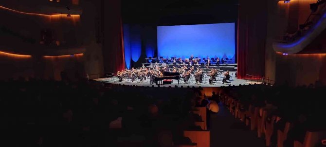 Kültür Ve Turizm Bakanı Ersoy: "(Londra Filarmoni Orkestrası) Bugüne Kadar Çaldıkları En İyi Konser Salonu Olduklarını Söylediler"