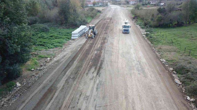 Alt Yapısını Biten Yollar Asfaltlanıyor