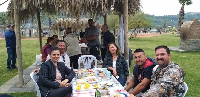 Gerçek Kuşadalılar Grubu, Ada Göl’de Bir Araya Geldi.