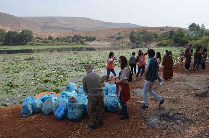 200 Kişilik Ekip Gölbaşı Gölü Çevresini Temizledi