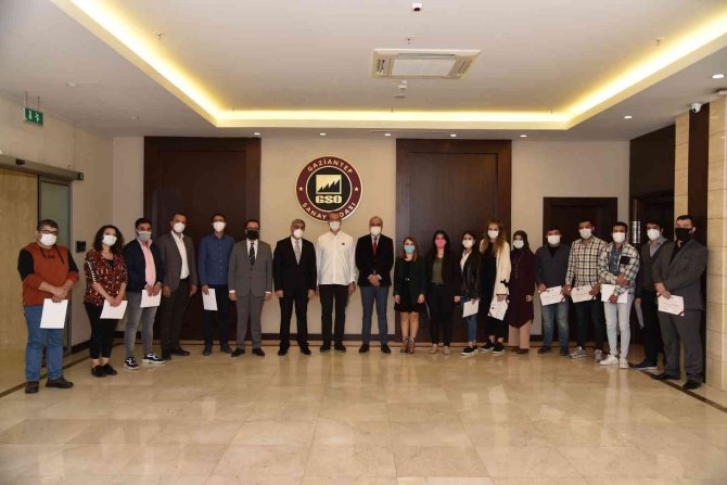 İ̇hracat Akademisi’nden Mezun Olanlara Sertifikaları Verildi