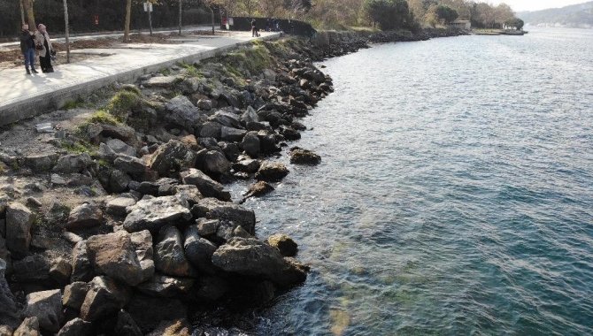 İ̇stanbul’da Tedirgin Eden Görüntü: Beykoz’da Deniz Çekildi