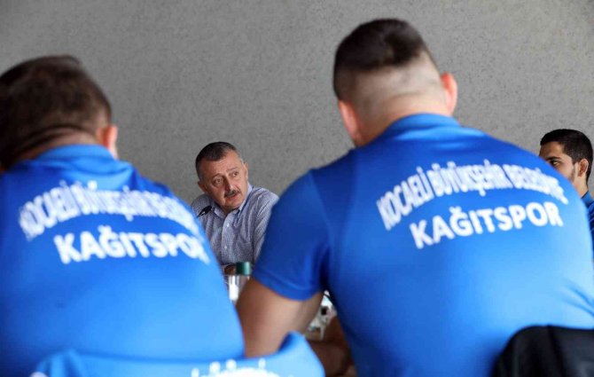 Başkan Büyükakın, Başarılı Sporcularla Bir Araya Geldi
