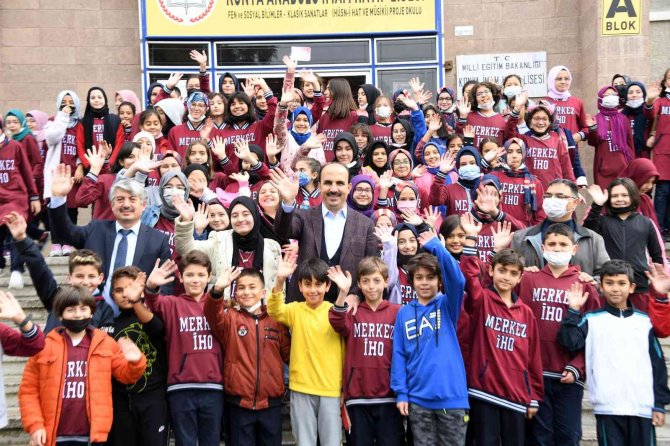 Başkan Altay Öğretmen Ve Öğrencilerle Buluştu