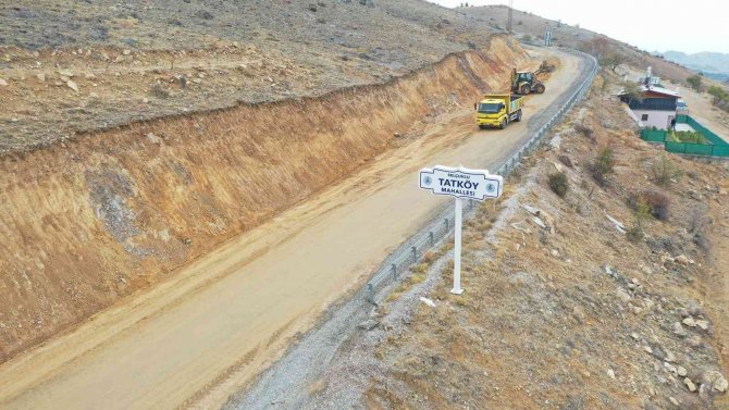 Başkan Altay: “Tatköy Yolunda Sıcak Asfalt Çalışması Başlattık”