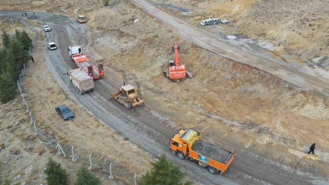 Başkan Altay: “Tatköy Yolunda Sıcak Asfalt Çalışması Başlattık”