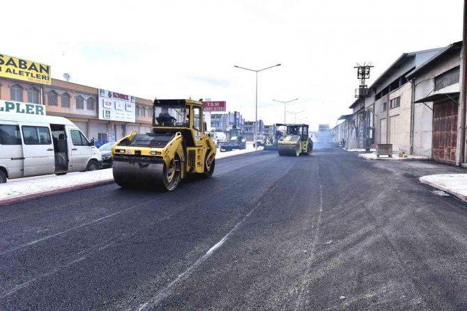 Başkan Hasan Kılca, Yürütülen Asfalt Çalışmalarını Yerinde İnceledi