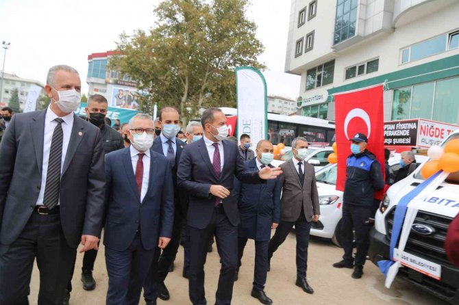 Niğde Belediyesi, Yeni Aldığı 14 Aracı Hizmete Sundu