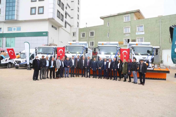 Niğde Belediyesi, Yeni Aldığı 14 Aracı Hizmete Sundu