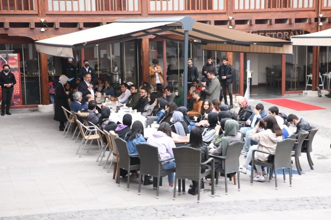 Omü’nün Yeni Öğrencileri Samsun’u Keşfediyor