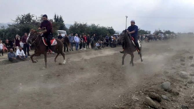 Osmaniye’de ’Rahvan At Yarışları’ Yapıldı