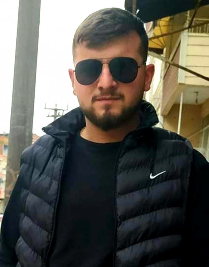 Kazada Yaralanan 20 Yaşındaki Genç Hayatını Kaybetti