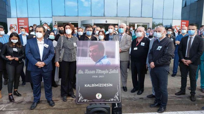 Kazada Ölen Doktor İçin Düzenlenen Törende Meslektaşları Gözyaşlarını Tutamadı