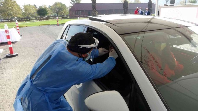 Türkiye’de İlk: Öğrenciler İçin ’Pcr Numune Alma Noktası’ Oluşturuldu