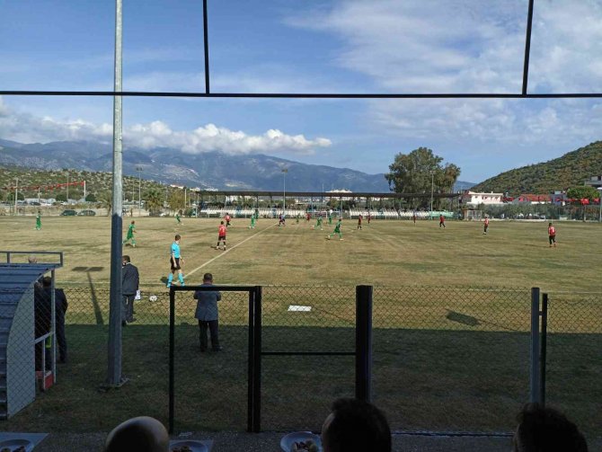 Sarayköyspor Bal’a Puanla Başladı