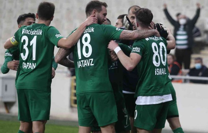 Spor Toto 1. Lig: Bursaspor: 2 - Ankara Keçiörengücü: 0 (İ̇lk Yarı Sonucu)