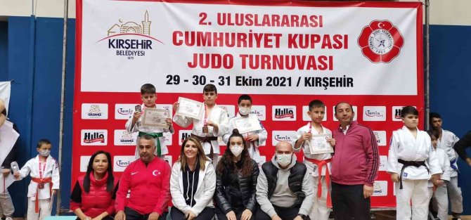 Minik Judocular Madalyayla Döndü