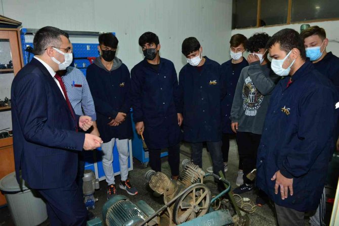 Başkan Yılmaz Öğrencilerle Buluşuyor