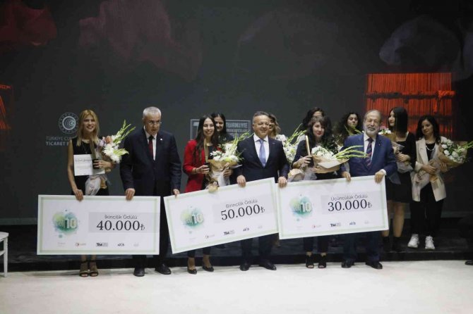 10. Athi̇b Dokuma Kumaş Ve Tasarım Yarışması’nda Ödüller Sahiplerini Buldu