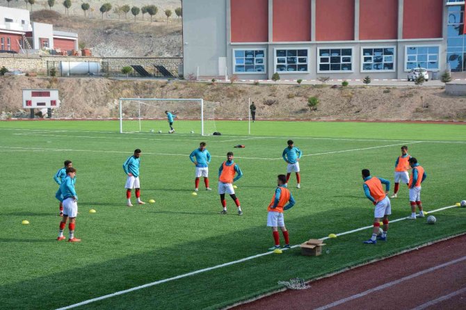 Atatürk Stadının Açılış Maçında Kazanan Sındırgı Belediyespor