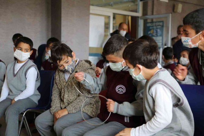 Öğrencilere İllüzyon Gösterisi