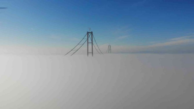 Çanakkale Boğazı Yoğun Sis Nedeniyle Gemi Trafiğine Kapatıldı