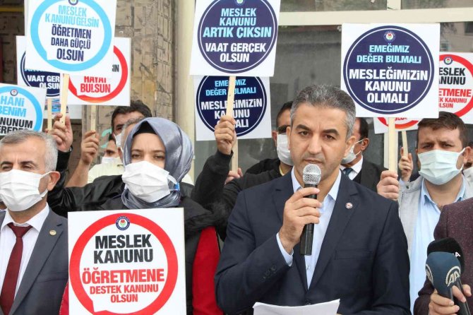 Eğitim Bir Sen’den Öğretmenlik Meslek Kanunu Talebi