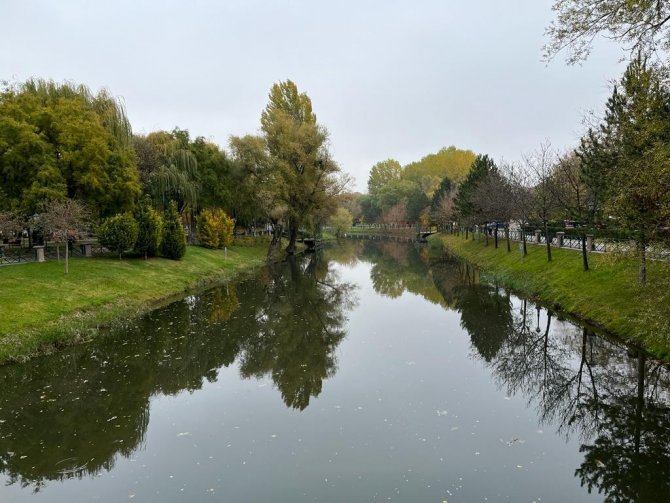 Eskişehir’in Parkları Sonbahar Renklerine Büründü