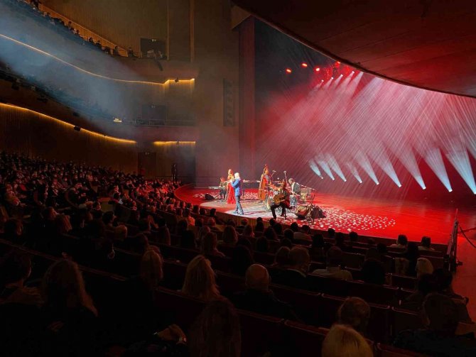 Grammy Ödüllü Chris Botti Akm’de Konser Verdi