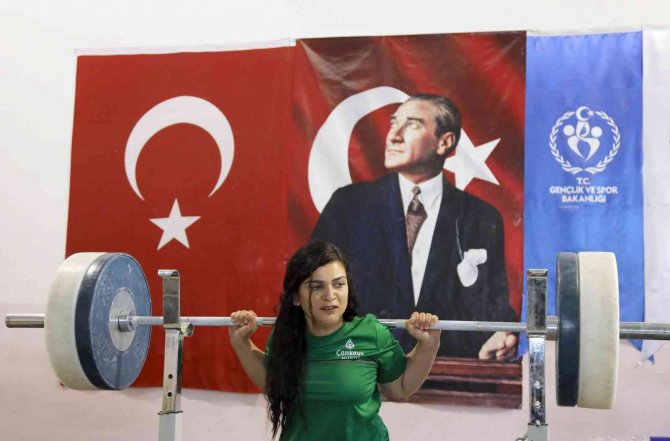 Dünya Görme Engelli Halter Şampiyonasına Çankaya Belediyesi’nden Damga