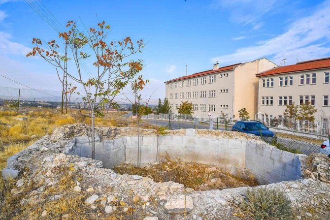 Tarihi Usta Şagirt Kümbeti Restore Ediliyor