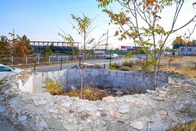 Tarihi Usta Şagirt Kümbeti Restore Ediliyor