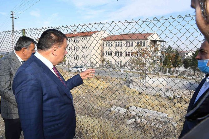 Tarihi Usta Şagirt Kümbeti Restore Ediliyor