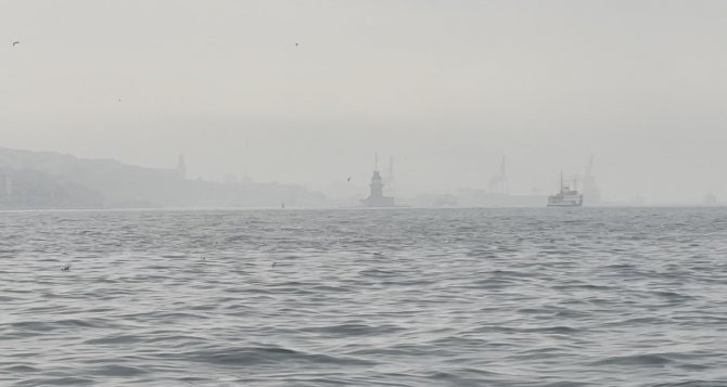 İ̇stanbul Boğazı Sis Nedeniyle Çift Yönlü Transit Gemi Geçişine Kapatıldı