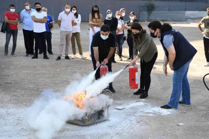 Konyaaltı’nda Personele 1 Ayda 4 Eğitim