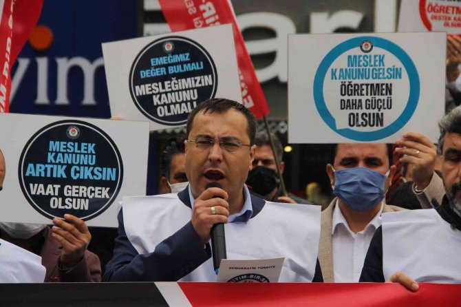 Öğretmenler 24 Kasım’da Müjde Bekliyor