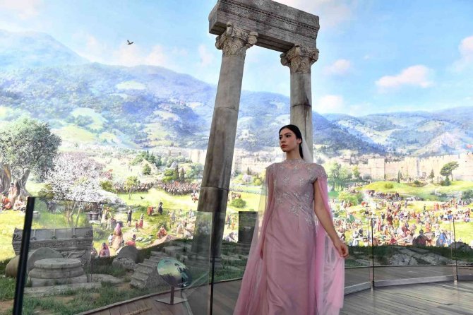 Fetih Müzesi’nde Moda Rüzgârı