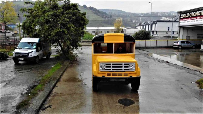 İ̇zlediği Filmden Etkilendi, Kendine 600 Bin Tl Değerinde Okul Otobüsü Yaptırdı