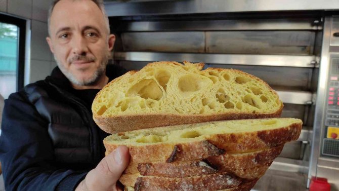 Şeker Hastaları İçin Zerdeçallı Ekmek Üretti, Taleplere Yetişemiyor
