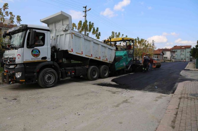 Serdivan’da 9 Sokak Daha Asfaltlandı