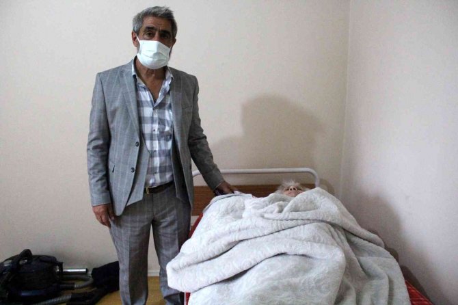 92 Yaşında Covid-19’u Yense De Vücudunda Oluşan Yaralar Tedirgin Etti