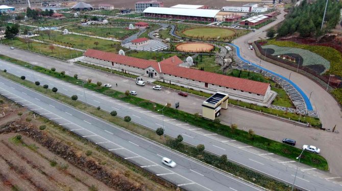 Dünyada Tek, Sivas’ta Açılıyor