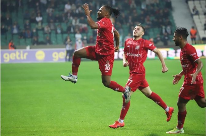 Antalyaspor’da İlk Deplasman Galibiyeti Sevinci