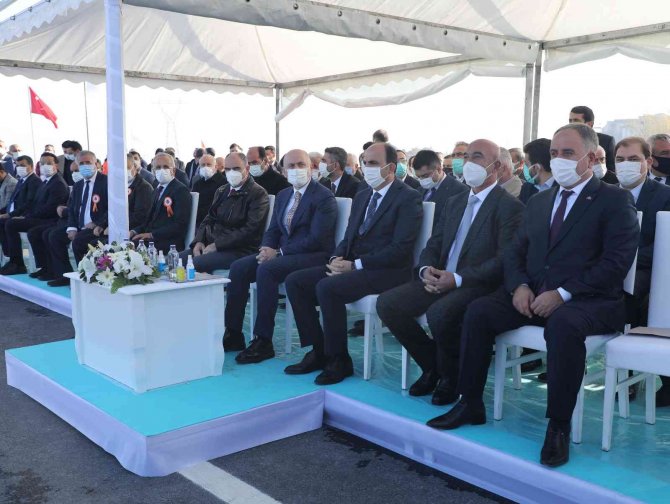 Bakan Karaismailoğlu: “2003 Öncesi 6 Bin 101 Kilometre Olan Bölünmüş Yol Ağını 28 Bin 402 Kilometreye Çıkardık”