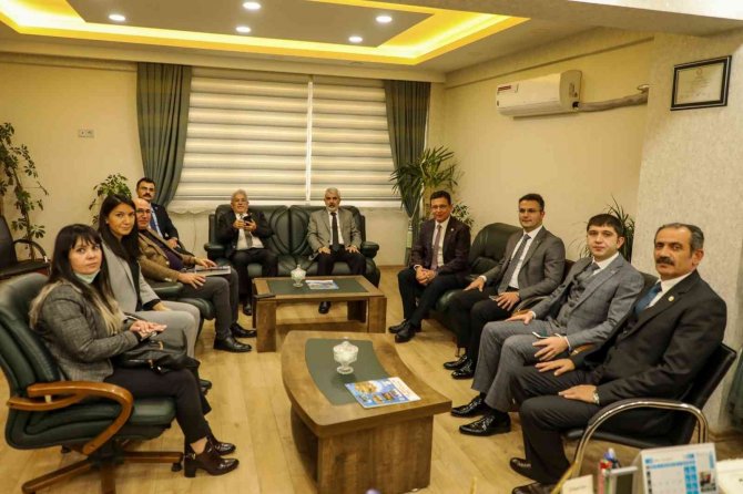 Milletvekillerinden Gürpınar Belediyesine Ziyaret