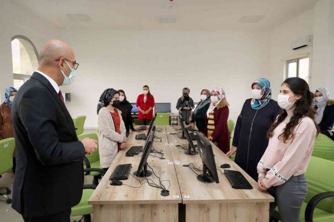 Okuma Yazma Kursunda Mezuniyet Coşkusu